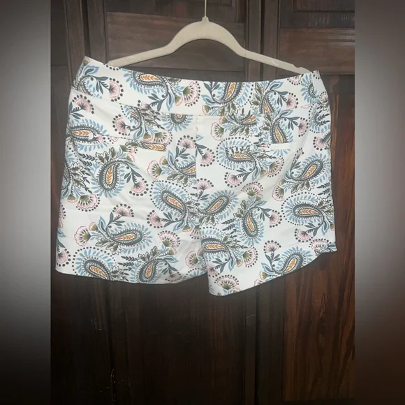 Loft Paisley shorts, size 10 - Picture 3 of 3